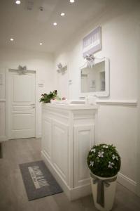 Charme & Chic Luxury - 11