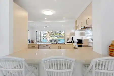 Noosa Entrance Waterfront Resort - 229
