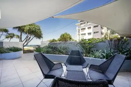 Rolling Surf Resort - 336