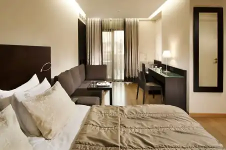 O&B Athens Boutique - 122