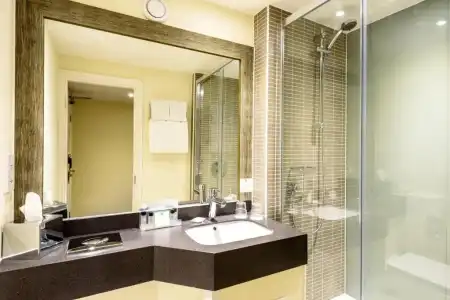 Holiday Inn Brighton Seafront by IHG - 54
