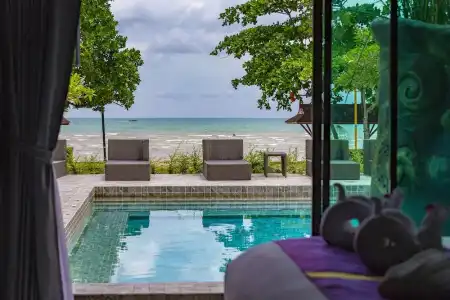 Maneetel Krabi Beachfront - 43