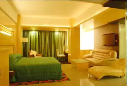 Peninsula Grand - 62