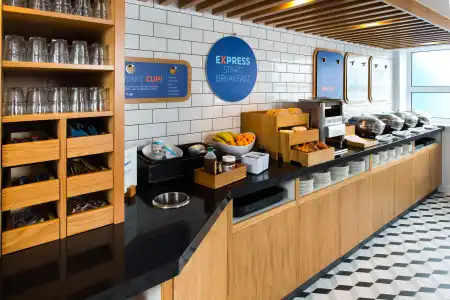 Holiday Inn Express Cardiff Bay by IHG - 13