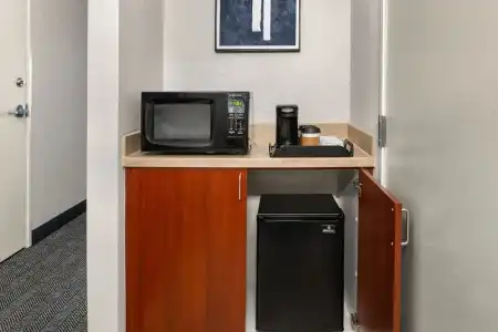 Courtyard by Marriott Anchorage Airport - 36