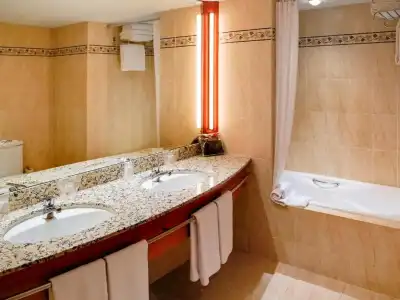 Hôtel Mercure - 97