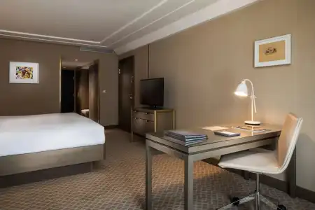 Hilton Vienna Plaza - 40