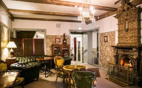 Antonius Boutique - 1