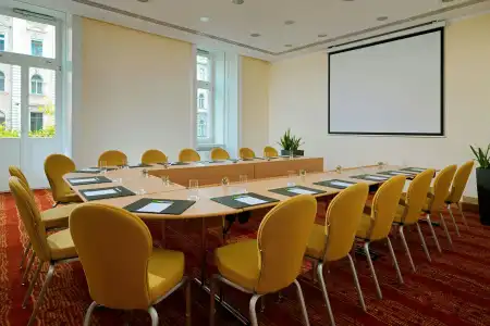 Courtyard by Marriott Budapest City Center - 14
