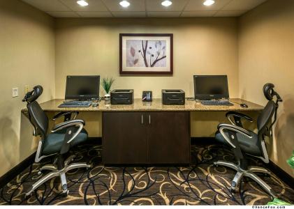 Hampton Inn & Suites Reno - 18