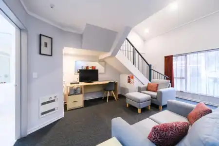 Aubyn Court Spa Motel - 110