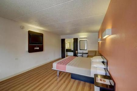 Motel 6 San Antonio, TX - West SeaWorld - 5