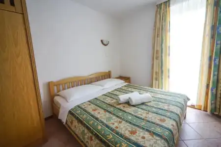 Apartments and Rooms Degra - 92