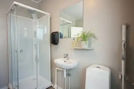 Reykjavik Rainbow Guest House - 11