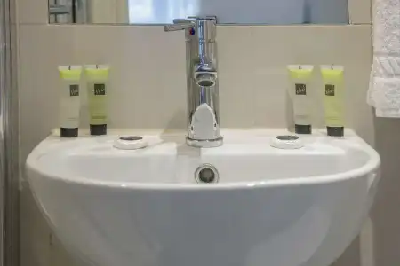 Queensway Sure Collection By Best Western - 60