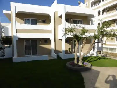 Agrelli & Suites - 1
