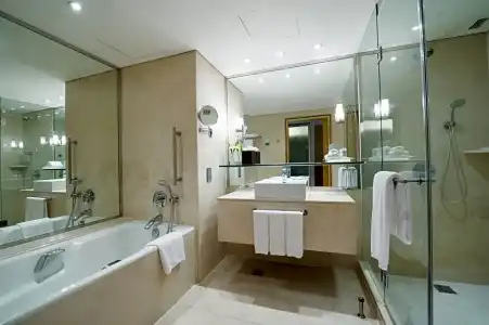 Holiday Inn Bangkok Silom by IHG - 58