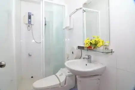 RedDoorz Plus @ Pham Ngu Lao 2 - 8