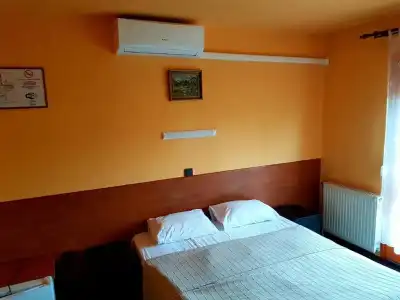Attila Budapest - 43