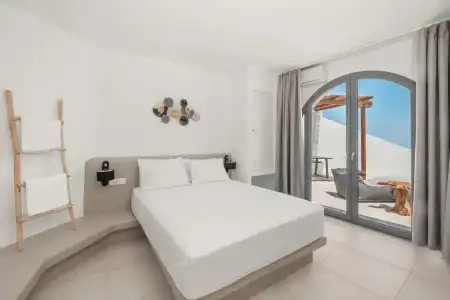 Oyster Luxury Suites - 9