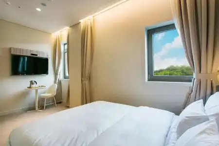 H Avenue Idae Shinchon - 73