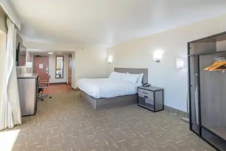 Clarion Pointe Galveston Seawall - 56