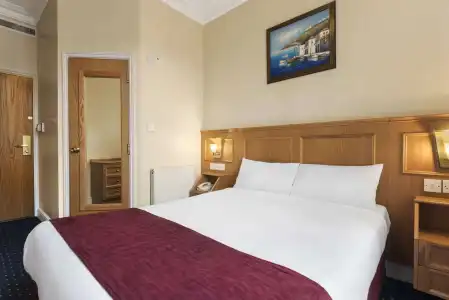 Days Inn by Wyndham London Hyde Park - 2