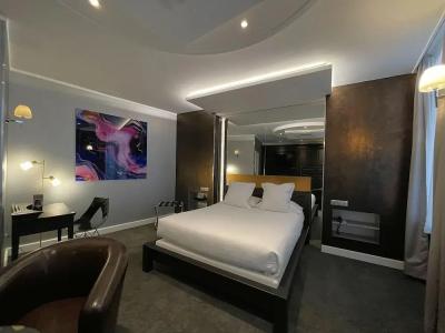 Logis Hôtel Borel - 53