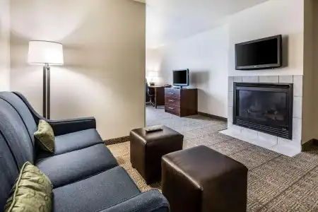 Comfort Suites at Par 4 Resort - 66