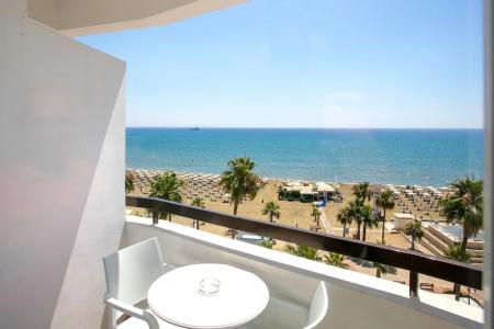 Les Palmiers Beach Boutique & Luxury Apartments - 46