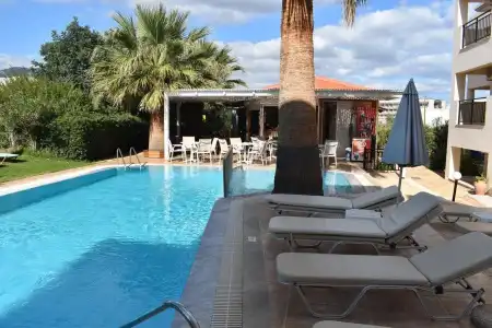 Sunshine Studios & Apartments - 6