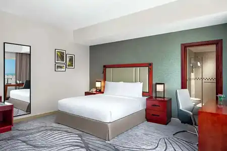DoubleTree by Hilton - 65