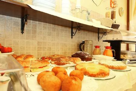 Coralia Bed and Breakfast - 10