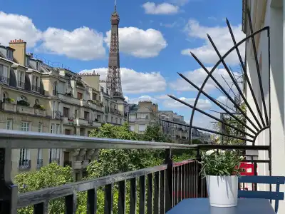Le Cercle Tour Eiffel - 67