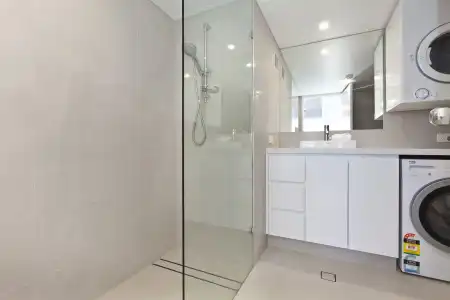 Surf Regency Apartments - 24