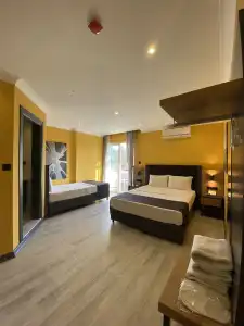 Roy Otel Akçay - 30