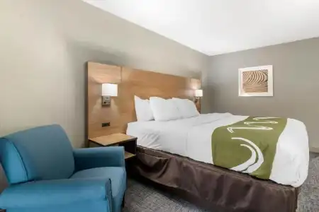 Days Inn by Wyndham San Antonio Downtown - 18
