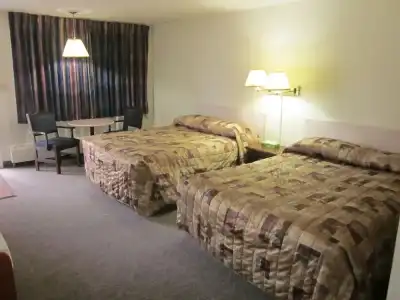 Chinook Motel - 18