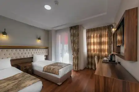 Aristocrat - 34