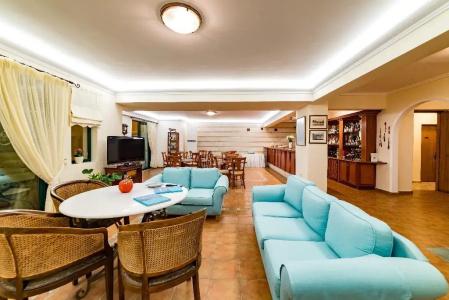 Andreolas Luxury Suites - 16