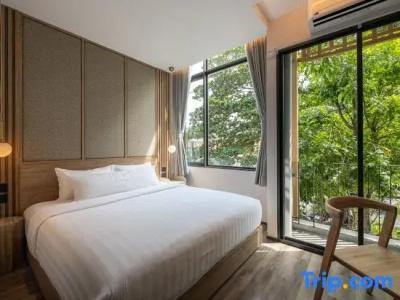Shan Villas Sukhumvit - 327