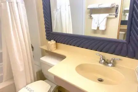 Ramada by Wyndham Los Angeles/Koreatown West - 7