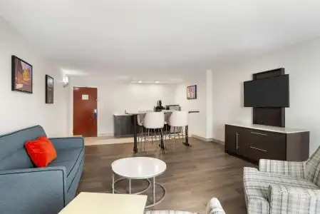 Best Western Premier Richmond City Gateway - 88