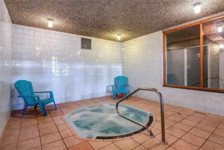 Days Inn by Wyndham Vernon - 16