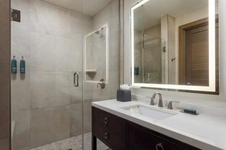 DoubleTree by Hilton San Diego Bayside - 83