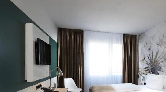 Days Inn by Wyndham Dessau - 16