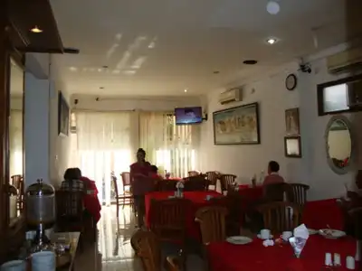 Gloria Amanda - 33