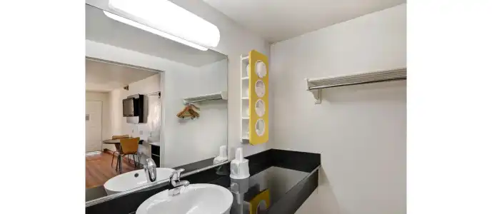 Motel 6 Dallas, TX - Forest Lane - 32