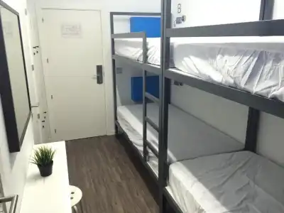 Chameleon Youth Hostel Alicante - 18