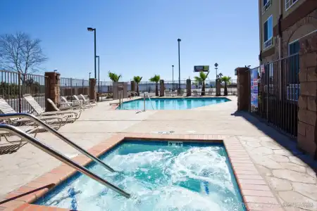 Holiday Inn Express & Suites Fresno South by IHG - 8